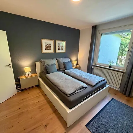 - 15 Min Duesseldorf Messe, Airport, *