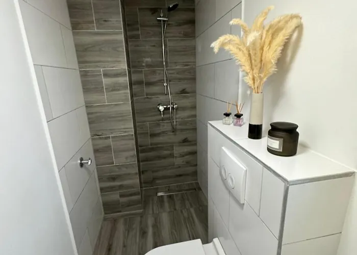 בית נופש Art House /15 Min. Duesseldorf Messe,airport &