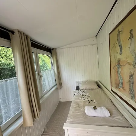 Vakantiehuis Art House /15 Min. Duesseldorf Messe,airport & *