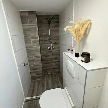 Vakantiehuis Art House /15 Min. Duesseldorf Messe,airport &
